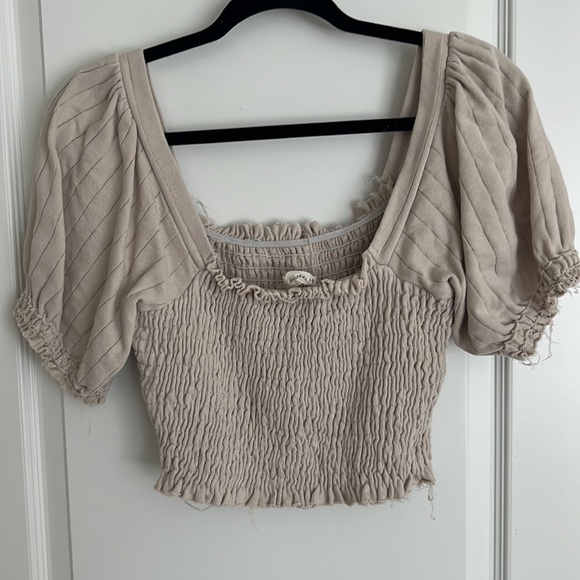 By Together Free People Style Crop with Puff Sleeves Size Large - Picture 3 of 3